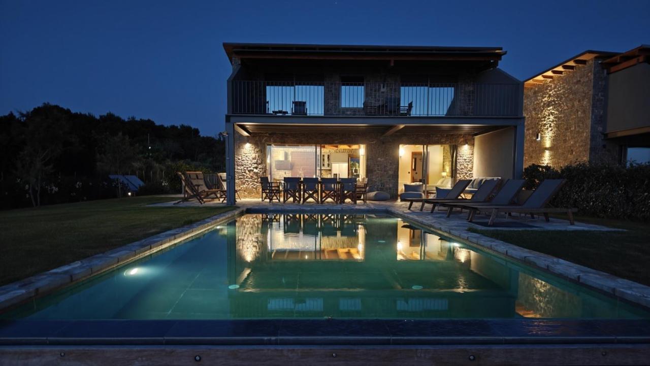 Real Life Homes Luxurious Seafront Villas Each With Their Own Private Pools Korakochori ภายนอก รูปภาพ