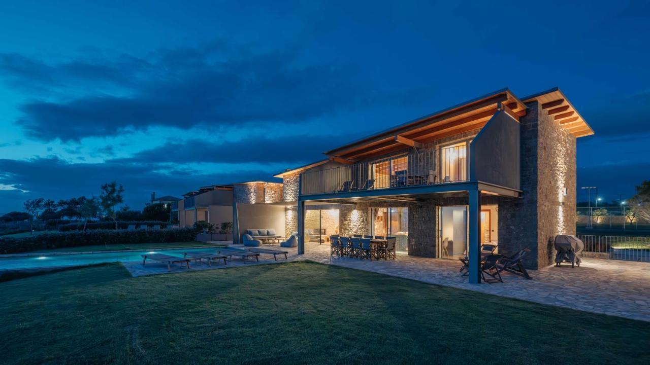 Real Life Homes Luxurious Seafront Villas Each With Their Own Private Pools Korakochori ภายนอก รูปภาพ