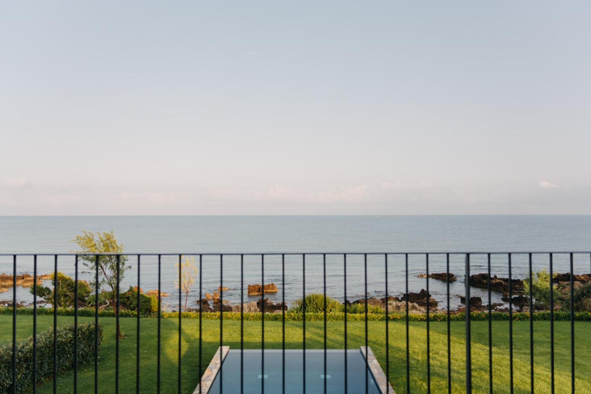 Real Life Homes Luxurious Seafront Villas Each With Their Own Private Pools Korakochori ภายนอก รูปภาพ