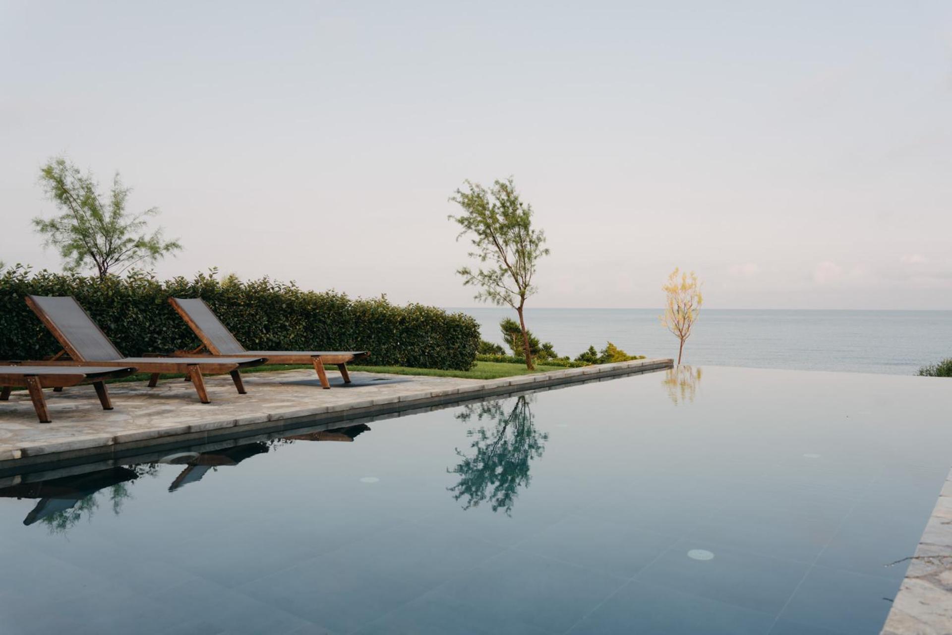 Real Life Homes Luxurious Seafront Villas Each With Their Own Private Pools Korakochori ภายนอก รูปภาพ